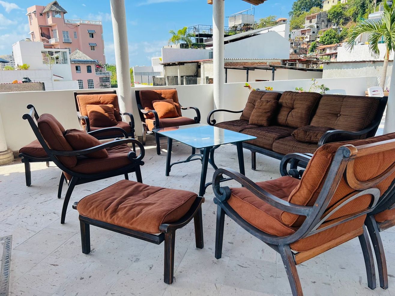 66057013344dd6000f5dc66e_optimized_1316_c1316x987-0x0