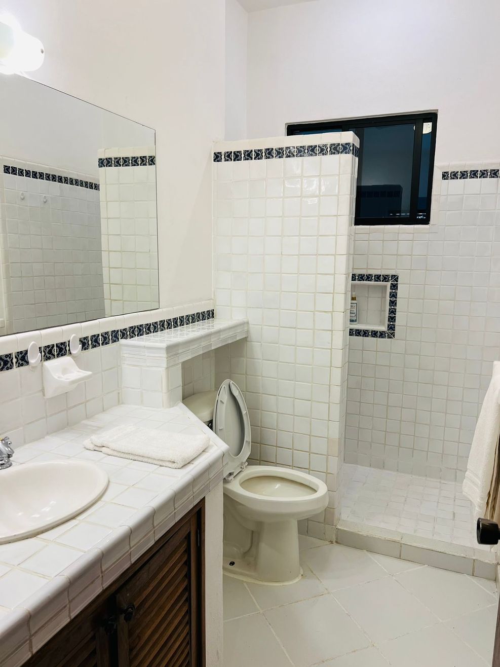 67d48b36d60b9951ca7bf2ee_optimized_987_c987x1316-0x0