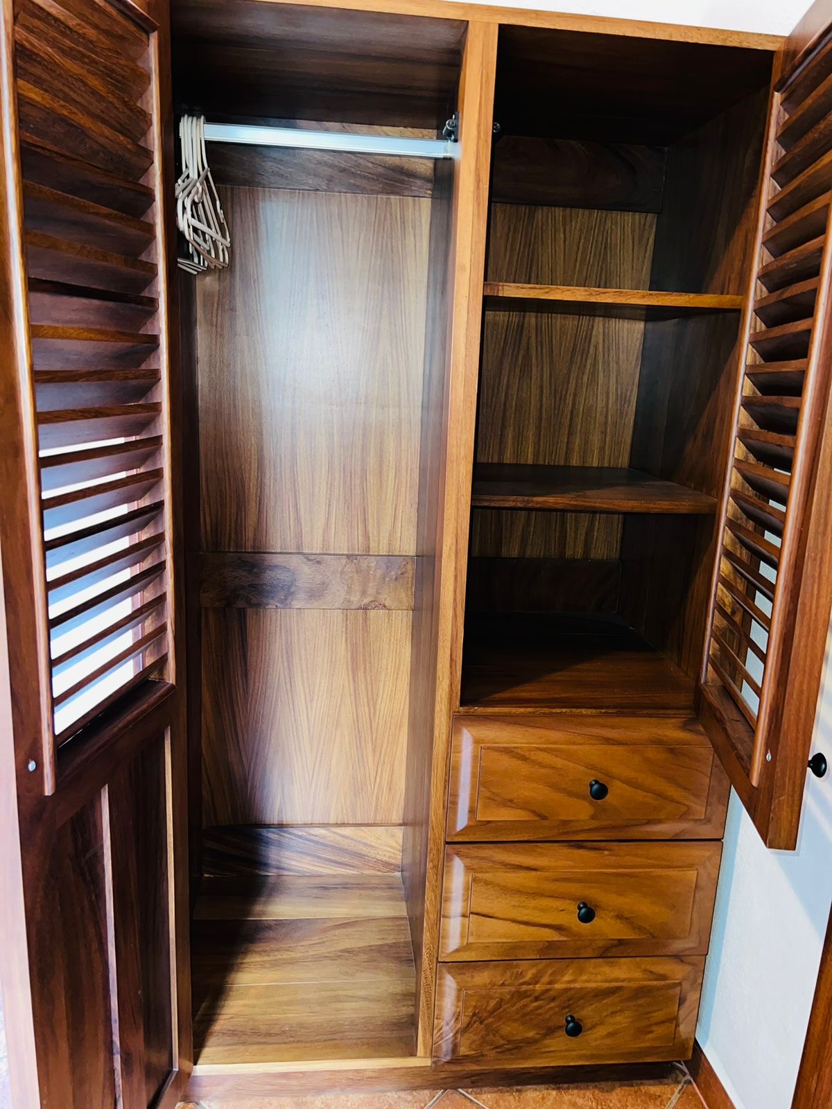 Apt 4 closet space 2