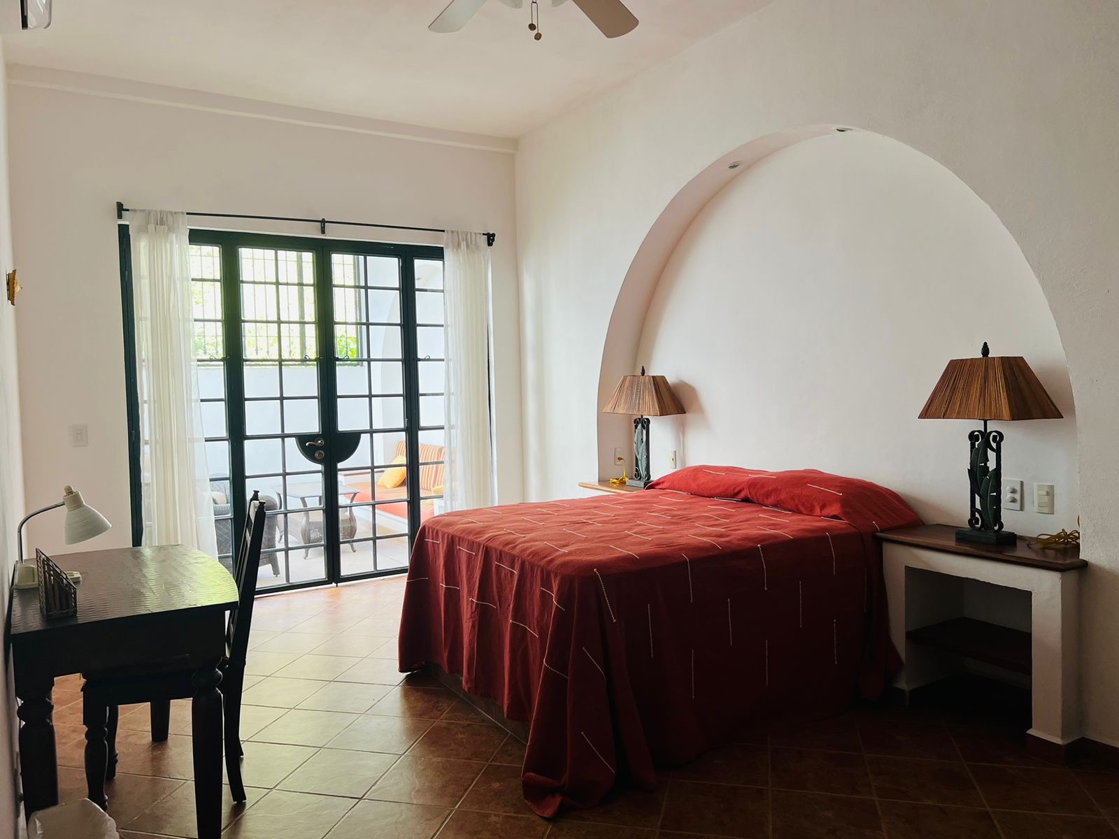 Apt 4 master bedroom